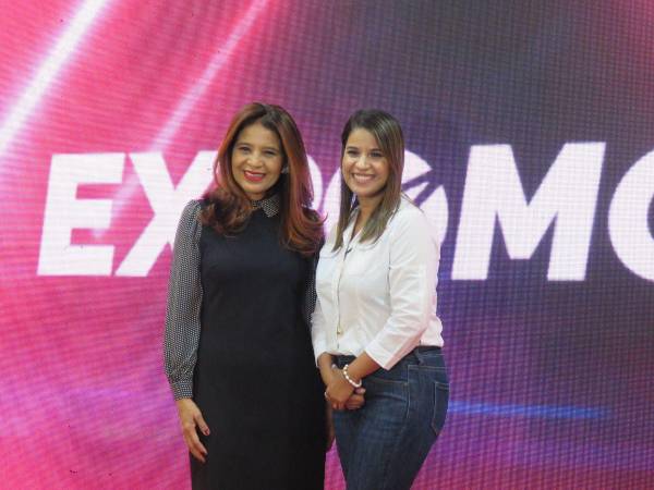 Yenny Orellana, Subdirectora Comercial de Banca de Personas Davivienda Honduras; y Ginna Miller, Gerente de Mercadeo de Davivienda Honduras.