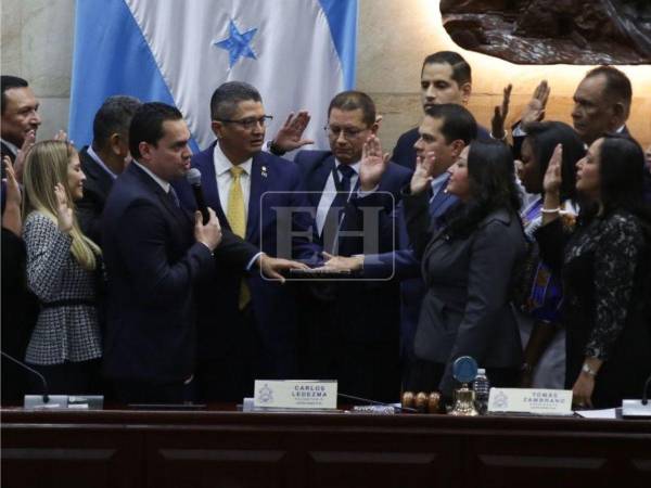 Tomás Zambrano fue juramentado como nuevo <b>presidente del Congreso Naciona</b>l para el período 2026–2030.