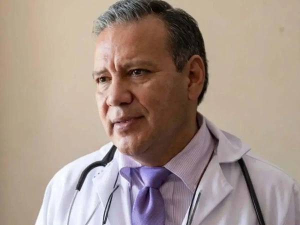 Foto de archivo del presidente del Colegio Médico de Honduras (CMH), Samuel Santos.