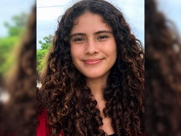 Yorleni Alas es una joven de 18 años que desapareció el pasado 4 de mayo en horas de la madrugada, luego de salir de su trabajo en Cortés. Desde entonces no se ha tenido información sobre su paradero, sin embargo, el miércoles 13 de mayo fue hallada una osamenta y existen sospechas de que podría tratarse de ella.