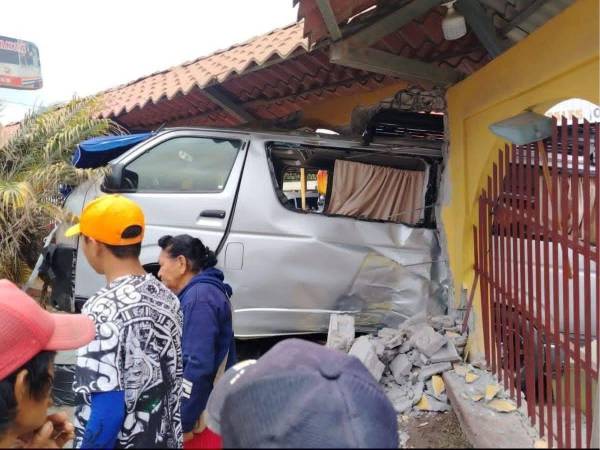 Un accidente de tránsito se registró en una terminal de buses en La Esperanza, Intibucá. Aquí imágenes de la tragedia.