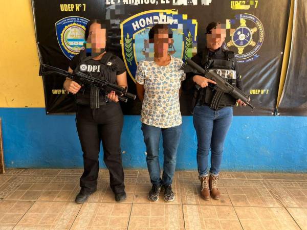 A los individuos detenidos se les presume responsables del delito de violación especial agravada en perjuicio de tres testigos protegidos.