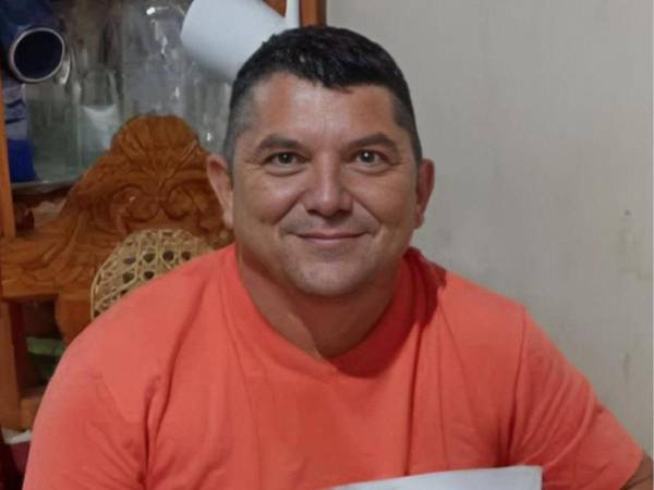 Como Alex Armando Castro fue identificado el docente que murió tras recibir varios disparos dentro de un aula de clases en Nacaome.