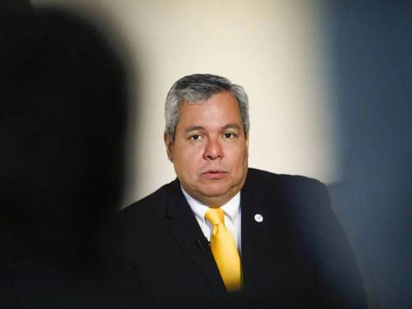 A su criterio, la participación de actores independientes podría contribuir a reducir la tensión política y fortalecer la confianza ciudadana en los resultados electorales.