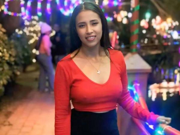 Rosi Izaguirre, una joven de 26 años, fue encontrada sin vida la noche del lunes -11 de mayo- en una zona boscosa del Parque Nacional La Tigra, luego de haber permanecido desaparecida durante dos días tras salir a una supuesta fiesta con un familiar. Esto dijo antes de salir:
