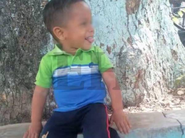 Con vida fue encontrado el pequeño Cristian Bismar Espino Corrales, de apenas tres años, quien desapareció la tarde del miércoles. Sus padres lo habían dejado en casa de su abuelo para ir a trabajar, pero no se supo de él hasta hoy que fue encontrado. ¿Dónde estuvo todo este tiempo?