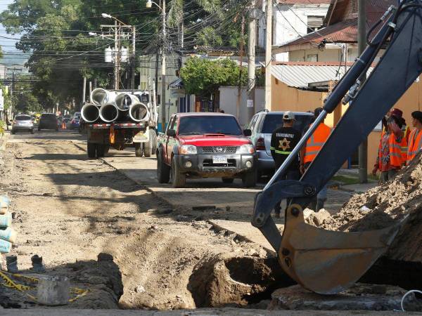 Las últimas lluvias han generado problemas no solo de inundaciones, también en la infraestructura de distintas partes de la ciudad, entre ellos en el barrio Guamilito.