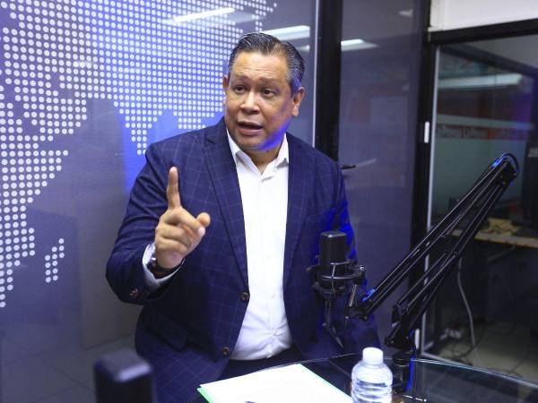 En su intervención, llamó a construir un plan de emergencia para los primeros 100 días del nuevo gobierno y a fortalecer la infraestructura.