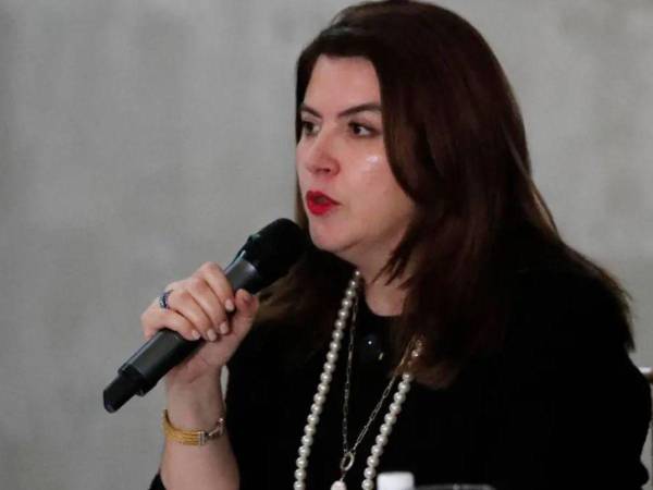 López afirmó que le genera “risa” e “hilaridad” el recurso legal promovido por la PGR, ya que, a su criterio, no existe ninguna situación que justifique la intervención judicial.