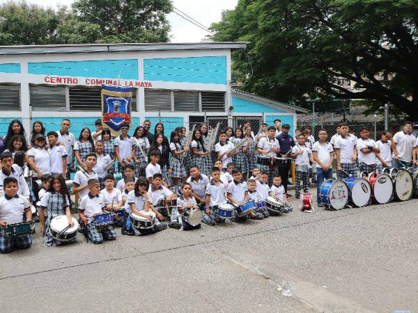 Un hermoso cuadro de pequeñines, niños de entre 7 y 8 años, será la cara más tierna y encantadora de la banda del Instituto Beraca. Ellos, con disciplina y alegría, llevarán el espíritu patrio a cada paso. Más detalles a continuación.