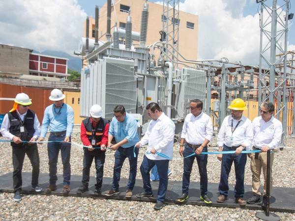 El acto de inauguración de los megaproyectos eléctricos en San Pedro Sula, un compromiso cumplido con la población.