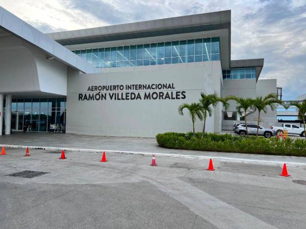 La Empresa Hondureña de Infraestructura y Servicios Aeroportuarios (EHISA) ha anunciado la implementación inmediata de nuevos controles sanitarios para todos los viajeros que salgan del país.