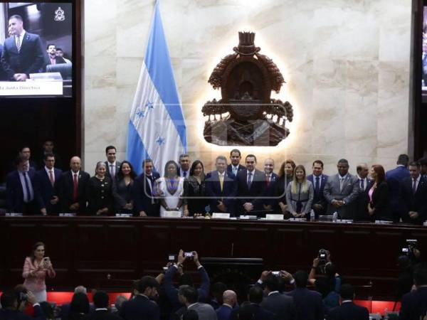 Solo por integrar la Junta Directiva, un diputado aumenta su salario en más de 10 mil lempiras.