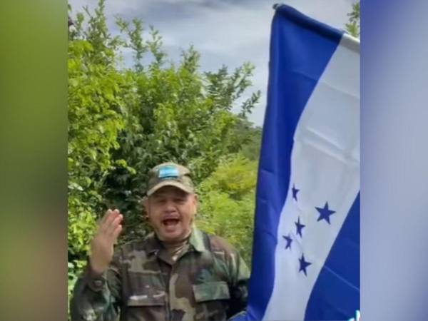 Pese a estar prófugo, Vásquez continúa enviando mensajes a través de redes sociales.