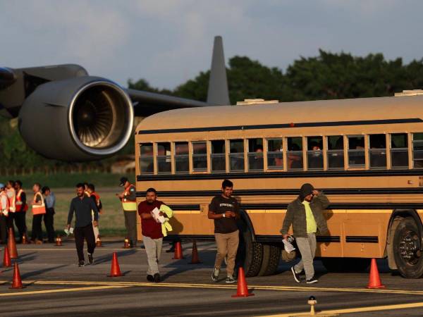 El presidente estadounidense Donald Trump ha endurecido sus políticas migratorias y ha aumentado las deportaciones de migrantes.
