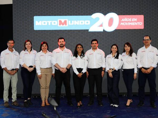 Ejecutivos de Grupo Inversiones La Paz acompañaron el lanzamiento de la campaña de aniversario de Motomundo.
