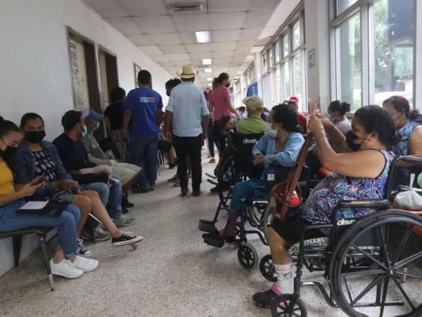 La atención del Hospital Escuela en consulta general sigue a medio vapor, mientras la mora quirúrgica avanza con un 80%.