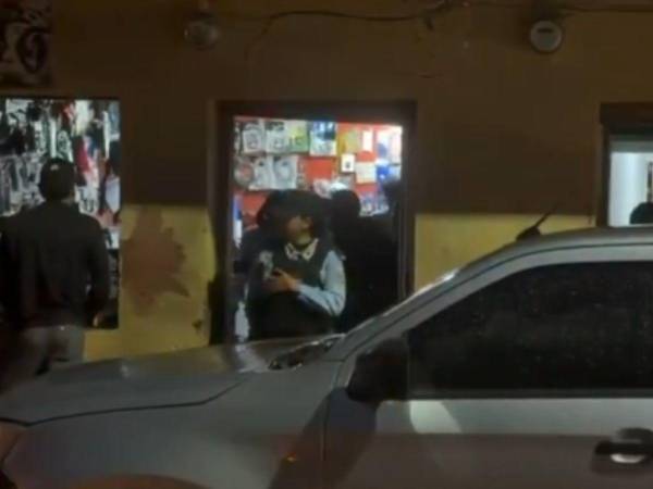 Mujer es hallada sin vida en una cuartería del barrio Torondón.