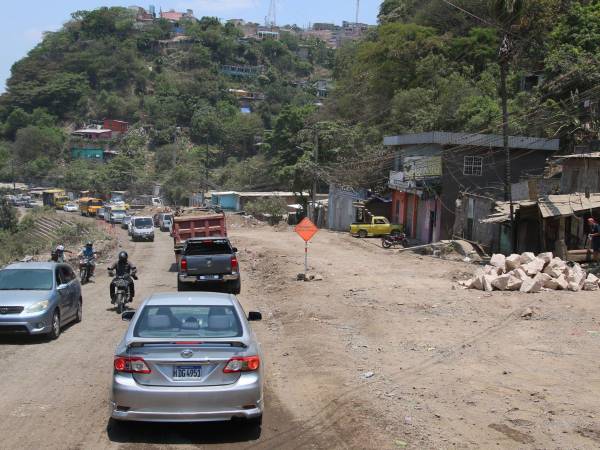 Nahúm Benítez, representante del sector empresarial, cuestionó el avance de la ampliación de la salida a Olancho y aseguró que en la zona “no se ve una obra consolidada”.