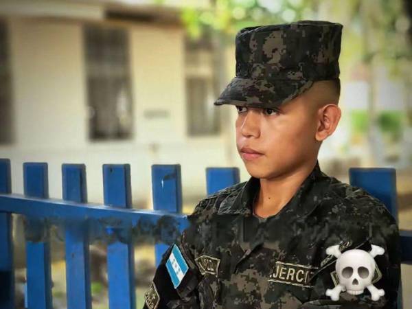 Un jovencito de 19 años de edad perdió la vida en un accidente de tránsito a la altura de La Barca, en Santa Cruz de Yojoa, Cortés. Su madre hoy llora su muerte.