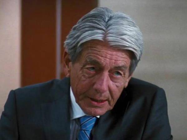 John Nolan, veterano actor y colaborador de Christopher Nolan, murió este 11 de abril de 2026 a los 87 años.