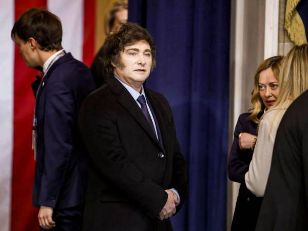 El presidente de Argentina, Javier Milei, fue uno de los primeros mandatarios en llegar a la toma de posesión de Donald Trump como presidente de los Estados Unidos. La ceremonia se llevó a cabo el 20 de enero de 2025 en la rotonda del Capitolio, en Washington.