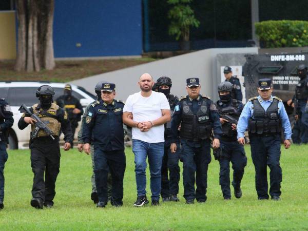 Bajo un fuerte resguardo policial fue trasladado de Olancho a Tegucigalpa para ser puesto a disposición de la Corte Suprema de Justicia (CSJ).