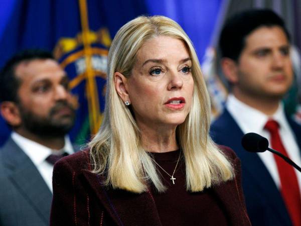 La administración de Donald Trump reorganiza el liderazgo del DOJ con la salida de Pam Bondi, quien llevaba poco más de un año en el cargo.