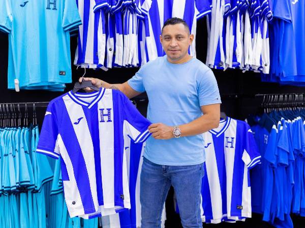 Los hondureños viven la pasión del fútbol gracias a Diunsa previo al duelo ante Costa Rica.