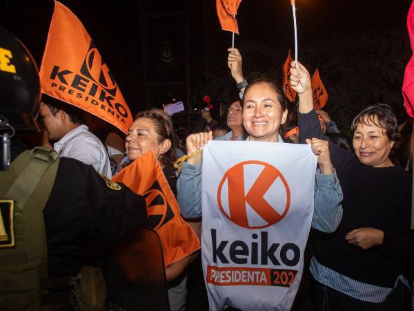 Con más de ocho de cada diez votos contabilizados, Keiko Fujimori mantiene el liderazgo en la carrera presidencial peruana.