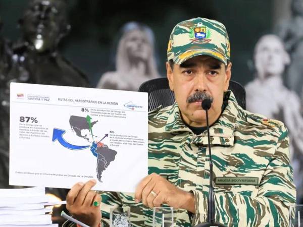 Maduro invitó a Trump a “preservar la paz con diálogo”, mientras Estados Unidos mantiene un despliegue militar en el Caribe y lo acusa de liderar un “narcoestado”.