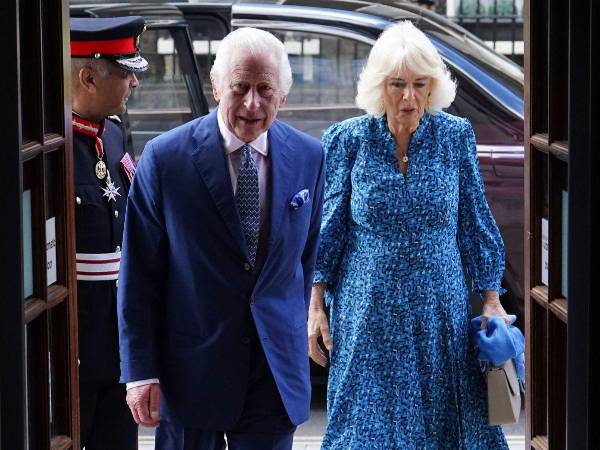 El rey Carlos III estará acompañado de su esposa Camila en la carroza.