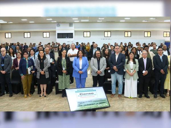 Autoridades del INE y la SAG durante la presentación oficial del Censo Agropecuario Nacional 2024, un herramienta que ayudará a dinamizar el sector.
