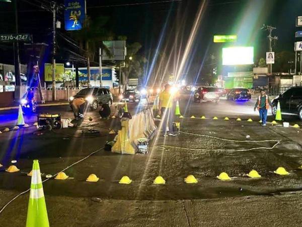 La rotonda ubicada en la salida al sur de la capital de Honduras fue construida durante la gestión de Nasry Asfura como alcalde del Distrito Central, pero la administración de Jorge Aldana la destruyó y hoy vuelve a ser instalada por el nuevo edil Juan Diego Zelaya.