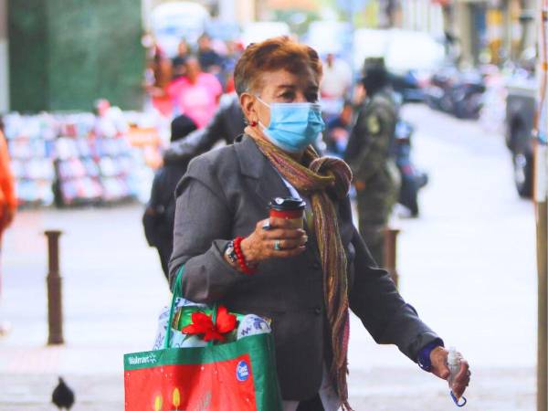 Lluvias entre moderadas e intensas, así como un descenso significativo de las temperaturas, se registran en Honduras tras el ingreso de un frente frío el pasado sábado.