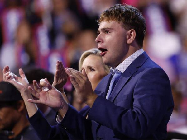 Gus Walz creó uno de los momentos más impactantes del tercer día de la Convención Nacional Demócrata en Chicago.