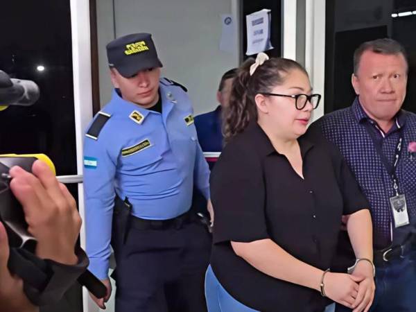 La defensa de Kefi Gavarrete asegura que no existen elementos para procesarla por lavado de activos en el caso Koriun.