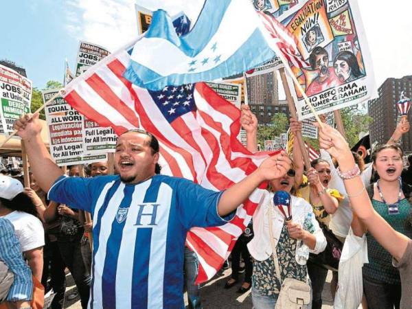 A partir del 15 de noviembre entra en vigor la Ley del Hondureño Ausente, que permite a las hondureñas y hondureños por nacimiento que residen de forma permanente en el extranjero por más de un año enviar ciertos artículos al país sin pagar impuestos.