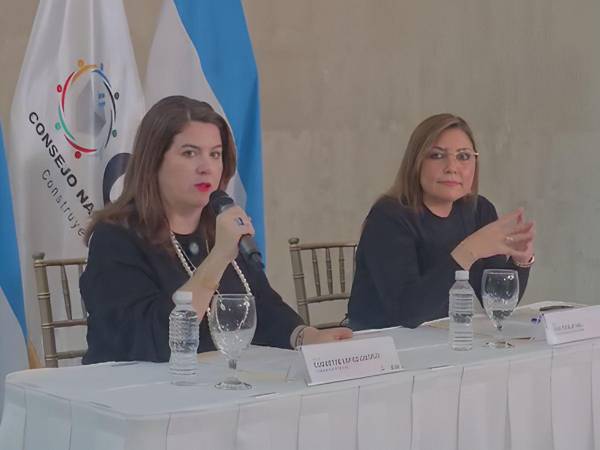 Las declaraciones fueron brindadas en conferencia de prensa por las consejeras Ana Paola Hall y Cossette López.