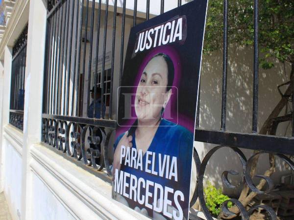 Daniel Meraz, el hombre señalado por la muerte de su pareja, la enfermera Elvia Gómez, recibió este lunes prisión judicial tras la audiencia inicial en su contra. Meraz continuará en el Centro Penitenciario de El Progreso. ¿Qué pedía su defensa?