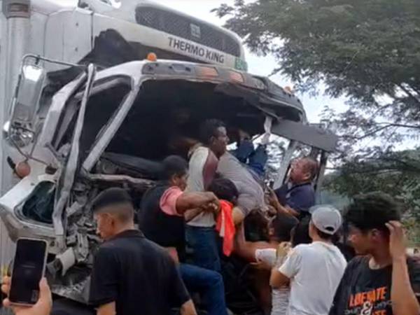 Como Arlin Meza, originario de El Terrero Blanco, Valle, fue identificada la persona que perdió la vida en un accidente de tránsito ocurrido El Obraje, Namasigüe, Choluteca.Al hospital llegó una mujer desconsolada al enterarse de lo ocurrido. Se conoció que el fallecido era esposo y padre de familia.