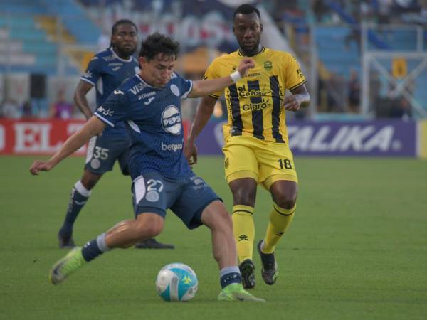 Motagua y Real España jugaron un gran partidazo en el estadio Nacional.