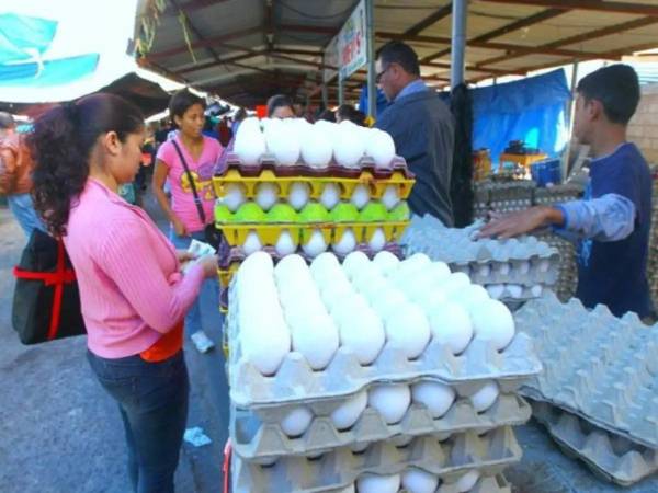 El cartón de huevos es uno de los productos de consumo básico que mayores incrementos acumula en septiembre.