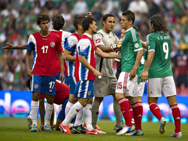 Action Photo during the game Mexico vs Costa Rica, Hector Moreno/ Foto de accion durante el juego Mexico vs Costa Rica, Hector Moreno/ 11-Jun-2013/ MEXSPORT/ Omar Martinez.Fotos tomadas con el siguiente equipo Nikon. Lente Nikkor 400mm1:2.8 G ED Lente Nikkor 70-200mm1:2.8 GII ED Lente Nikkor 24-70mm1:2.8 G ED Lente Nikkor 14-24mm1:2.8 G ED Camara Nikon D4 Camara Nikon D300s Action Photo during the game Mexico vs Costa Rica, Hector Moreno/ Foto de accion durante el juego Mexico vs Costa Rica, Hector Moreno/ 11-Jun-2013/ MEXSPORT/ Omar Martinez.Fotos tomadas con el siguiente equipo Nikon. Lente Nikkor 400mm1:2.8 G ED Lente Nikkor 70-200mm1:2.8 GII ED Lente Nikkor 24-70mm1:2.8 G ED Lente Nikkor 14-24mm1:2.8 G ED Camara Nikon D4 Camara Nikon D300s