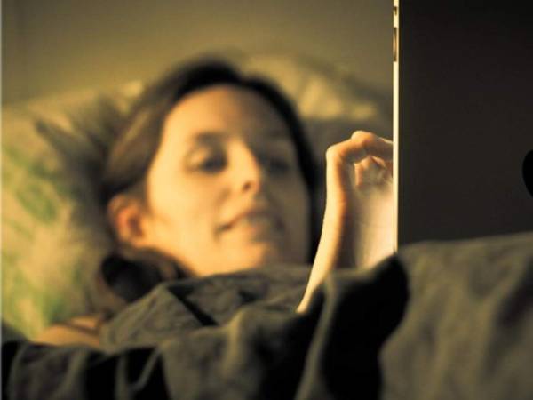 La luz de las pantallas puede afectar el sueño. (Foto: cortesía esmateria.com)