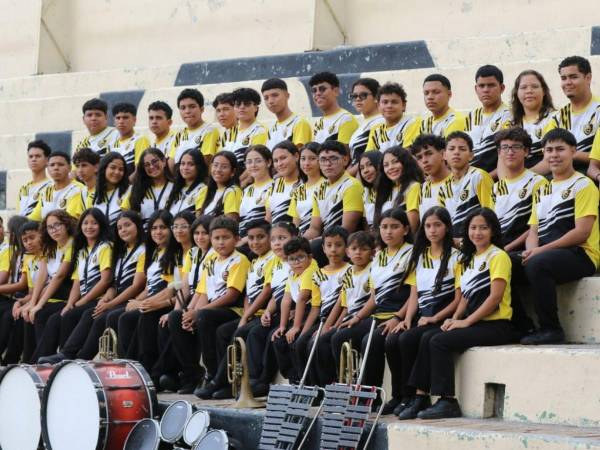 A pocos días de las fiestas cívicas que celebran los 204 años de independencia de Honduras, la banda marcial del Instituto Alfonso Guillén Zelaya intensifica sus ensayos para ofrecer un espectáculo impecable.