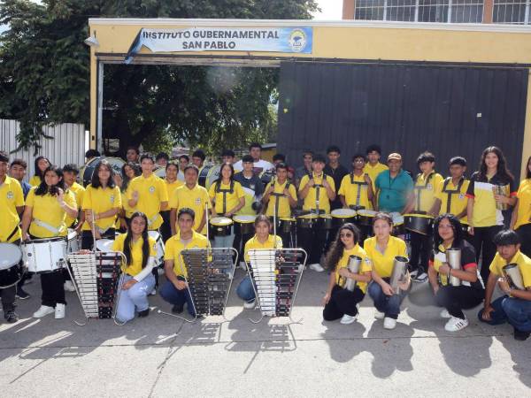 Con los desfiles patrios en conmemoración de los 204 años de independencia patria cada vez más cerca, los colegios del país intensifican sus ensayos para dar el mejor espectáculo. Entre los centros educativos que ya se encuentran listos destaca el Instituto San Pablo, donde la banda de guerra ensaya desde el mes de febrero para ofrecer un show especial el próximo 15 de septiembre. Más fotografías a continuación.