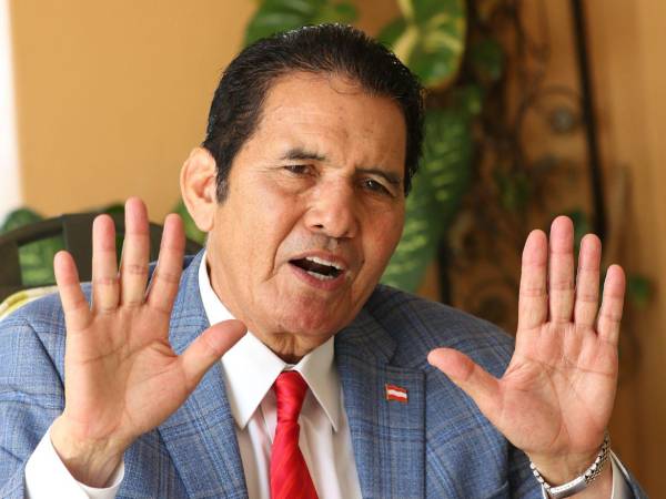 Eliseo Castro prometió que de ganar las elecciones administrará la AMDC con manos limpias y denunciará la corrupción.