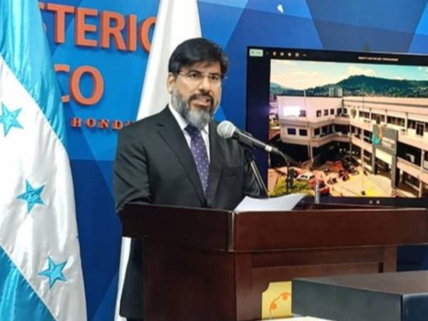 El fiscal Johel Zelaya divulgó una serie de audios, presuntamente, de Cossette López y Tomás Zambrano, sin ninguna autorización judicial.