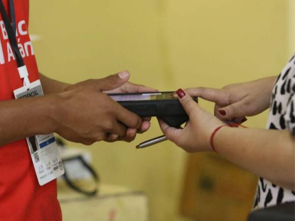 La presidenta del CNE defiende el simulacro electoral y promete corregir las fallas detectadas antes de los comicios del 30 de noviembre